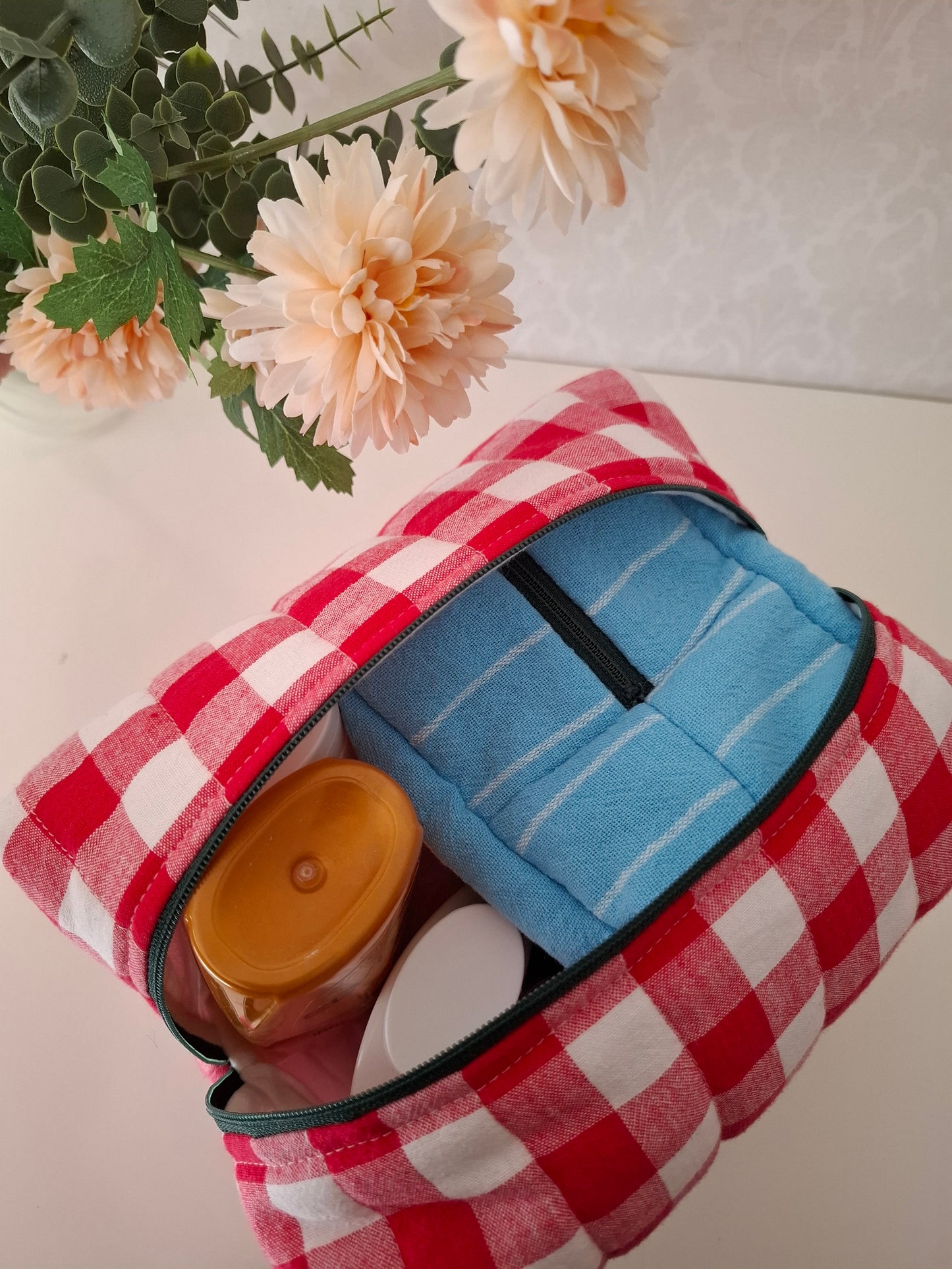 ISO meikkipussi