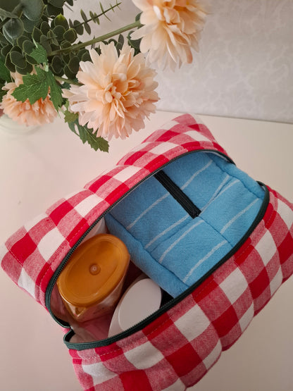 ISO meikkipussi