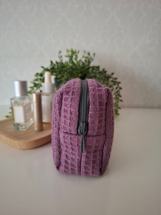Liila Mini -meikkipussi (outlet)