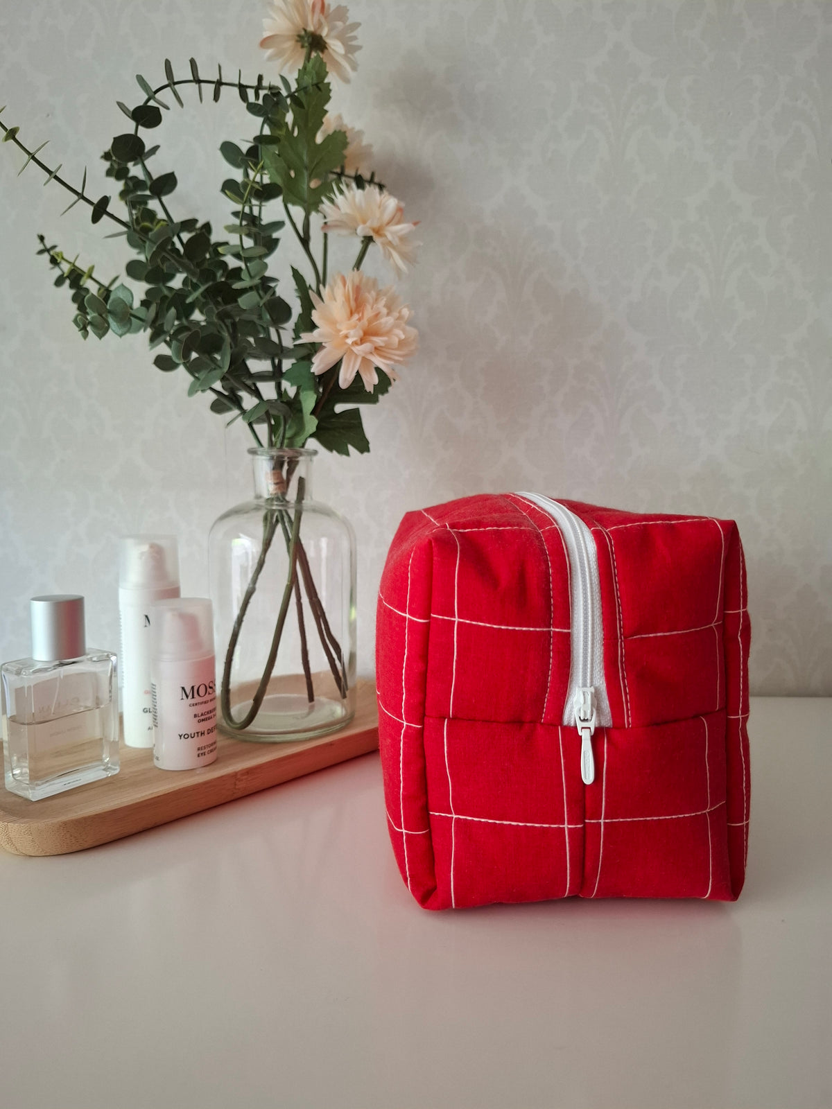 Punaruudullinen Midi -meikkipussi