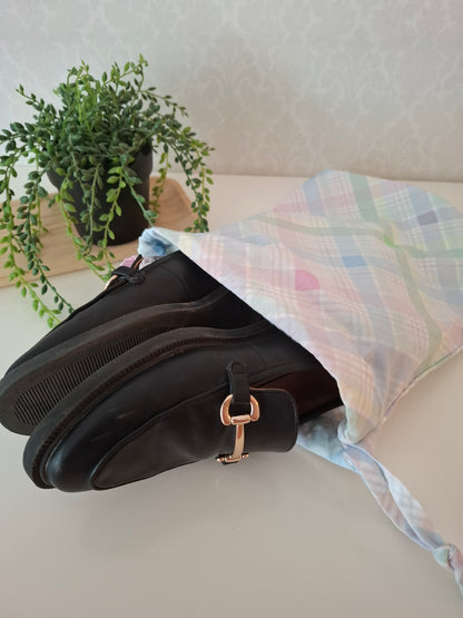 Kenkäpussi Suomalaista käsityötä. Kenkäpussi matkalle. Dustbag kengille.
