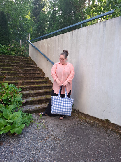 sinivalkoruudullinen iso totebag