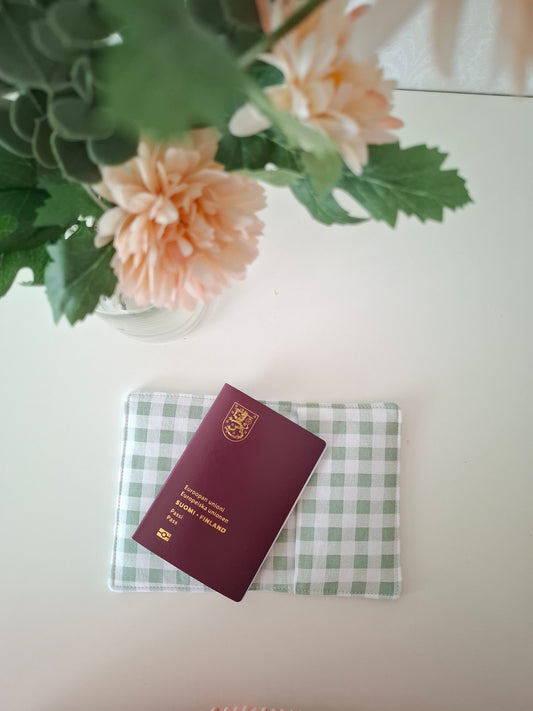 Passikotelo. Passinsuojus. Suomalaista käsityötä.